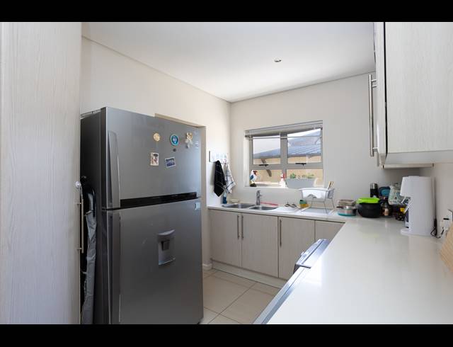 5 BEDROOM FREESTANDING TO LET IN STONEHURST MOUNTAIN ESTATE